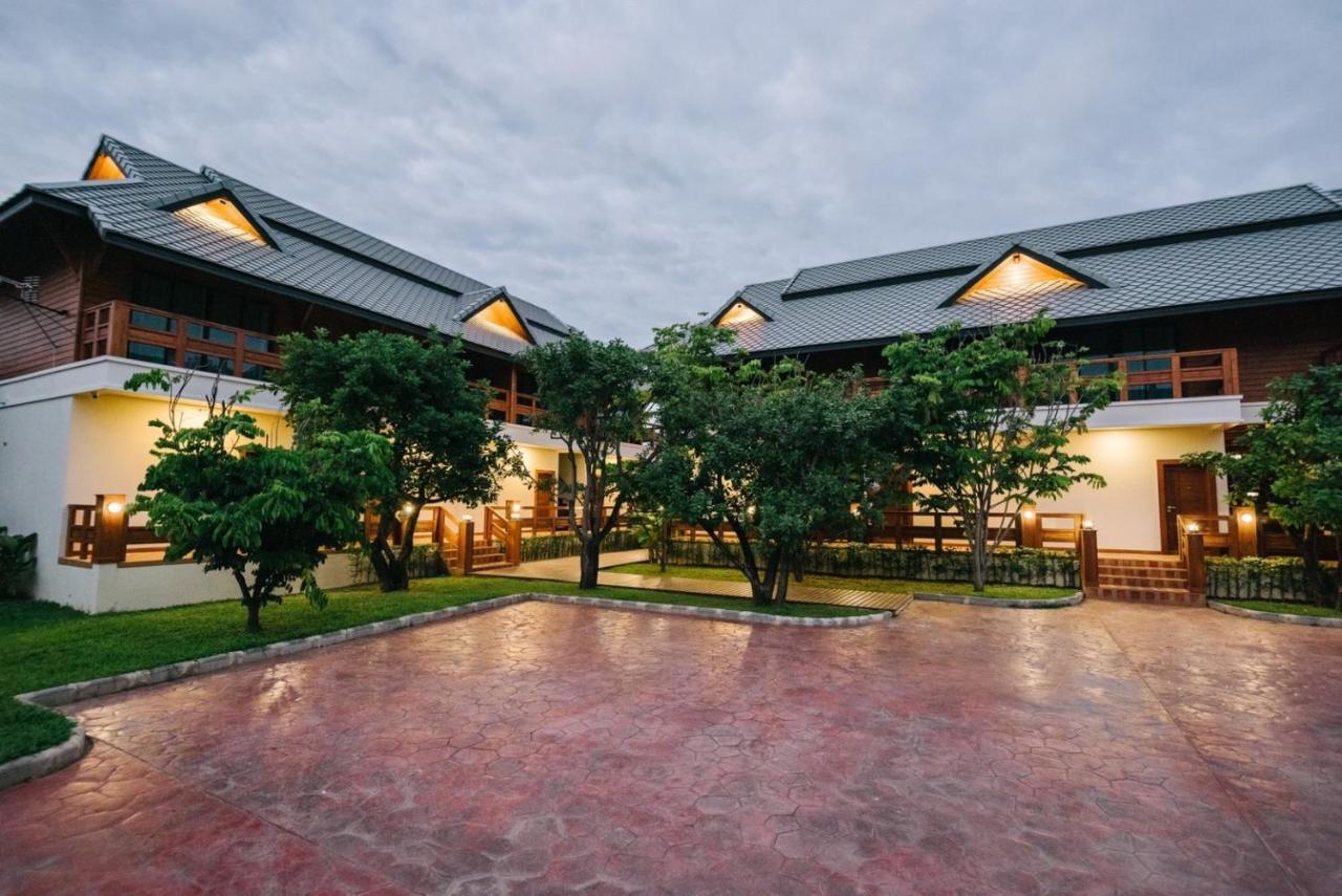 Huen Him Kong Hotel Phrae Exterior foto