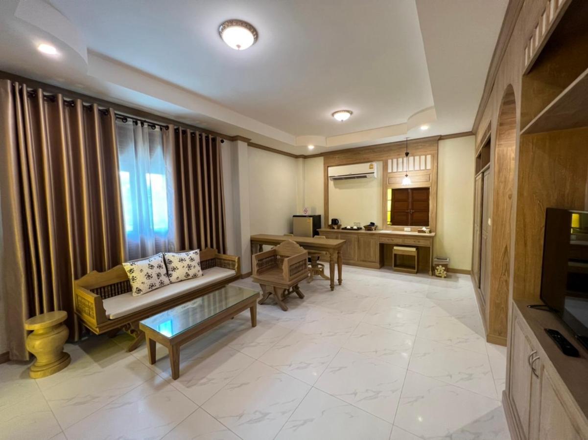 Huen Him Kong Hotel Phrae Exterior foto